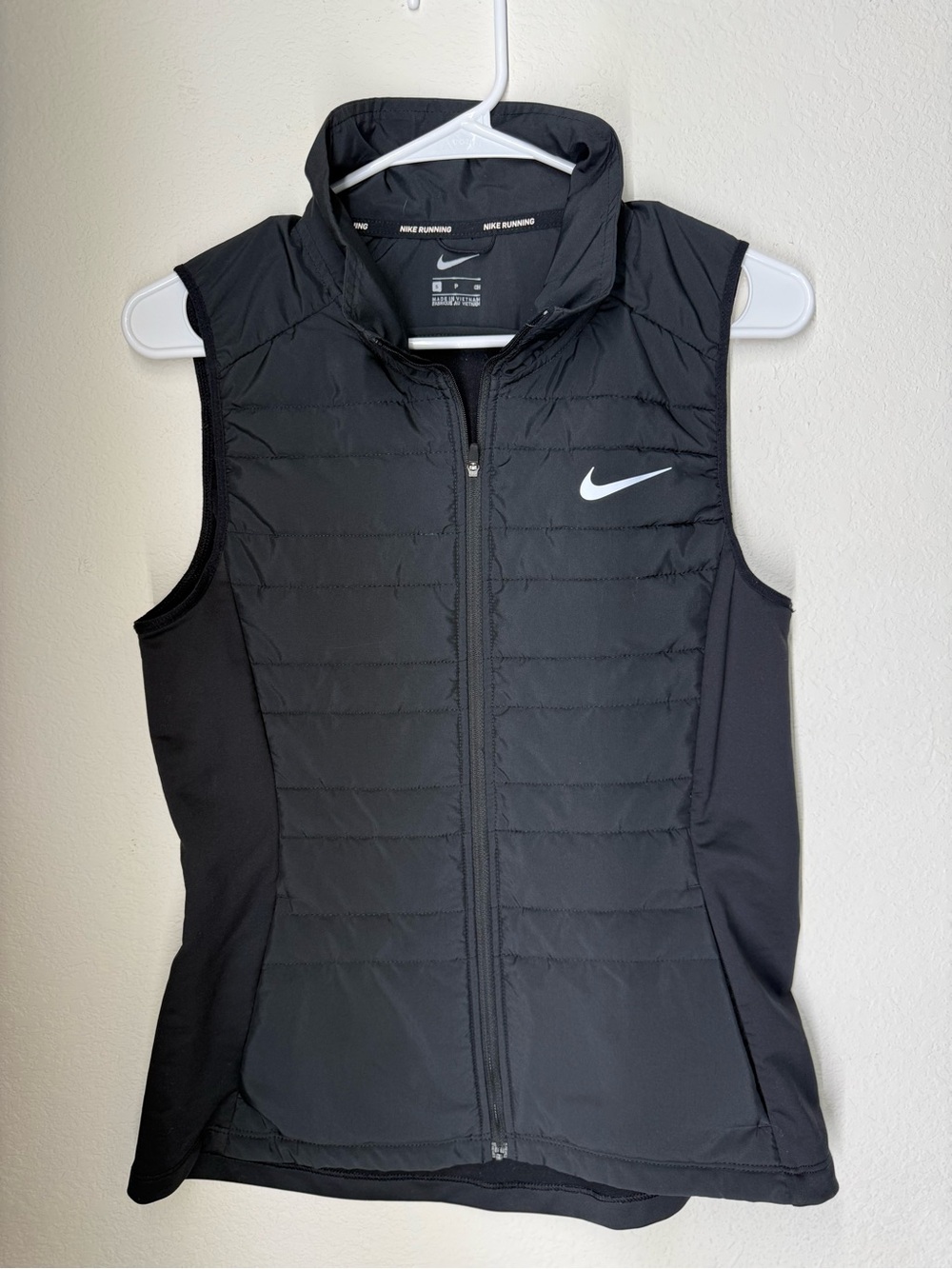 Nike Women's Essential Black Quilted Running Vest